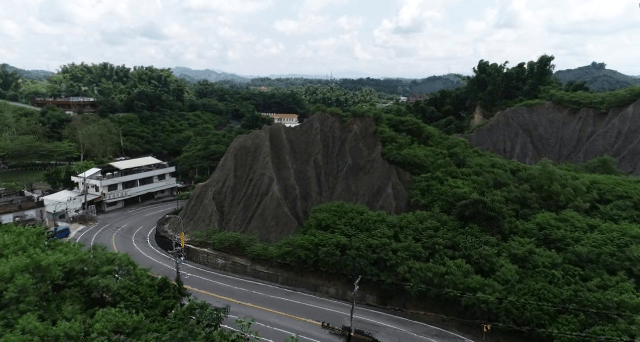 台28線月世界公路彎道