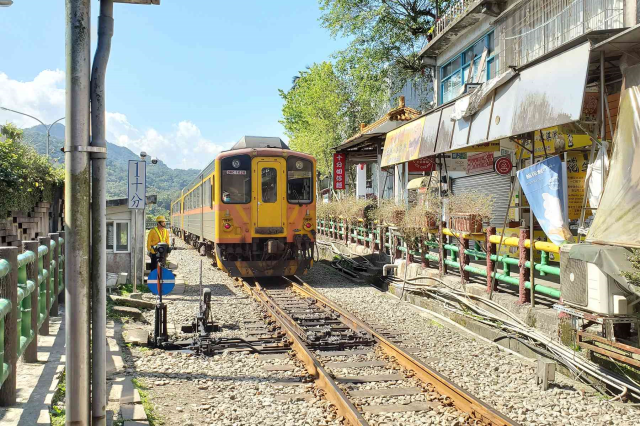 十分老街火車街景