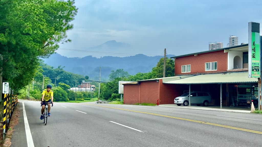 台3線86.5K南下側往北觀望,晴朗時可見山嵐山景